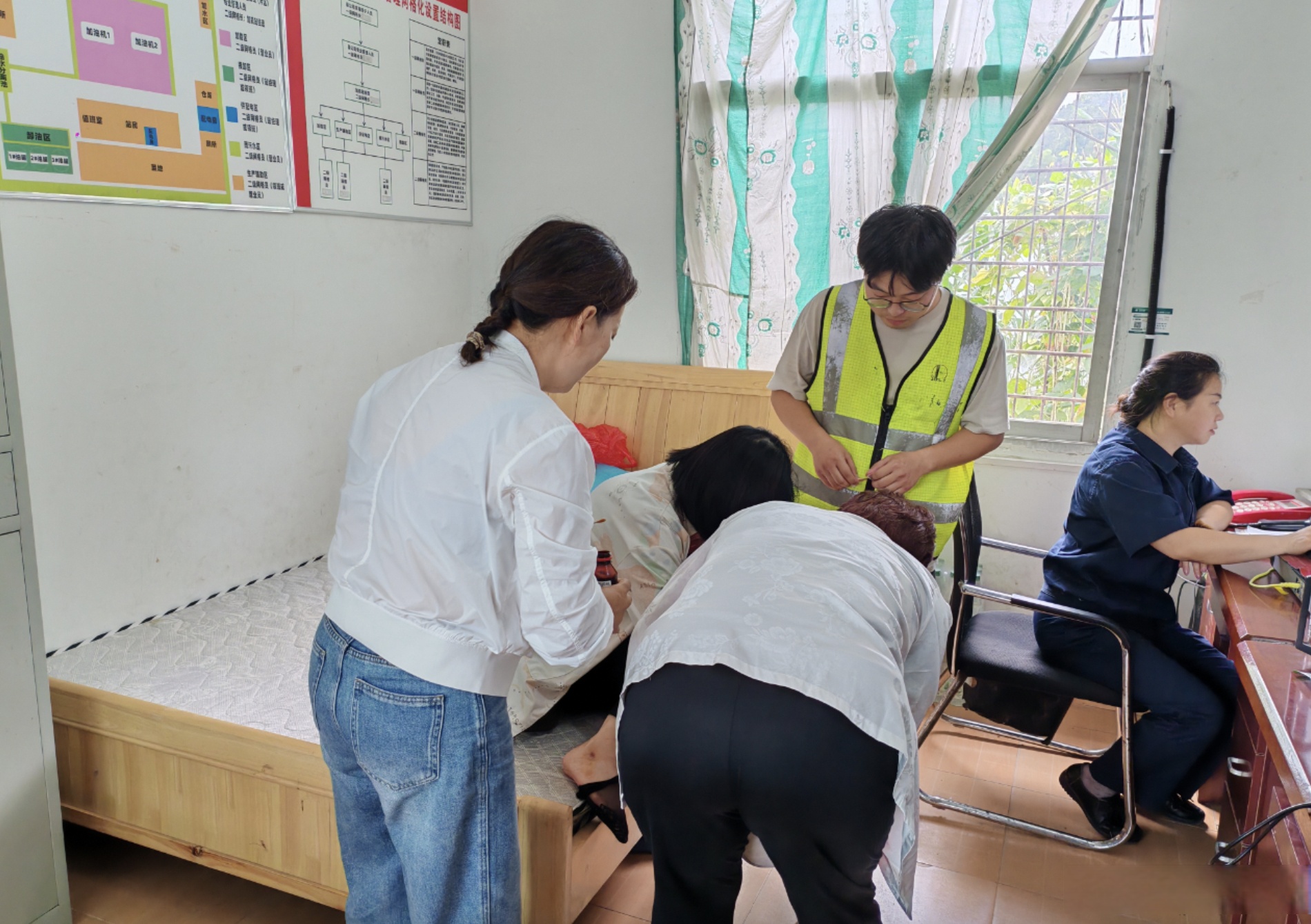 包含協和醫院幫忙掛號陪同看病行動不便全程幫扶，出行更安全的詞條