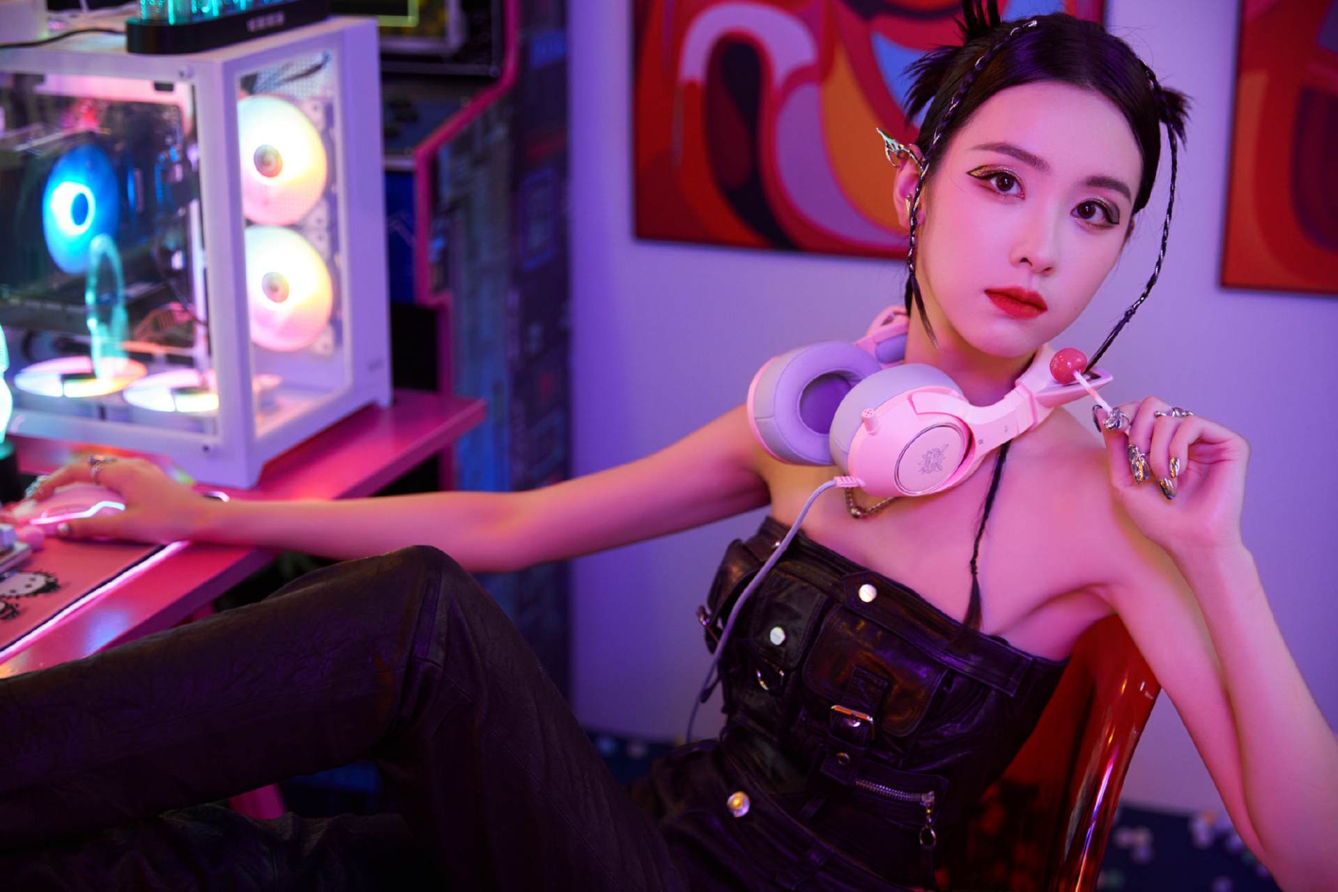 这次的妆造突破好大啊,很赛博朋克谁懂