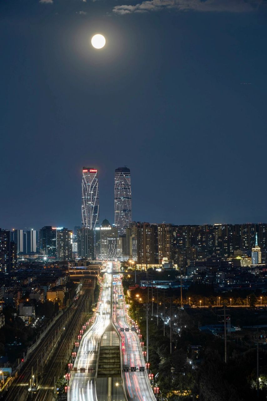 昆明万达双塔夜景图片图片