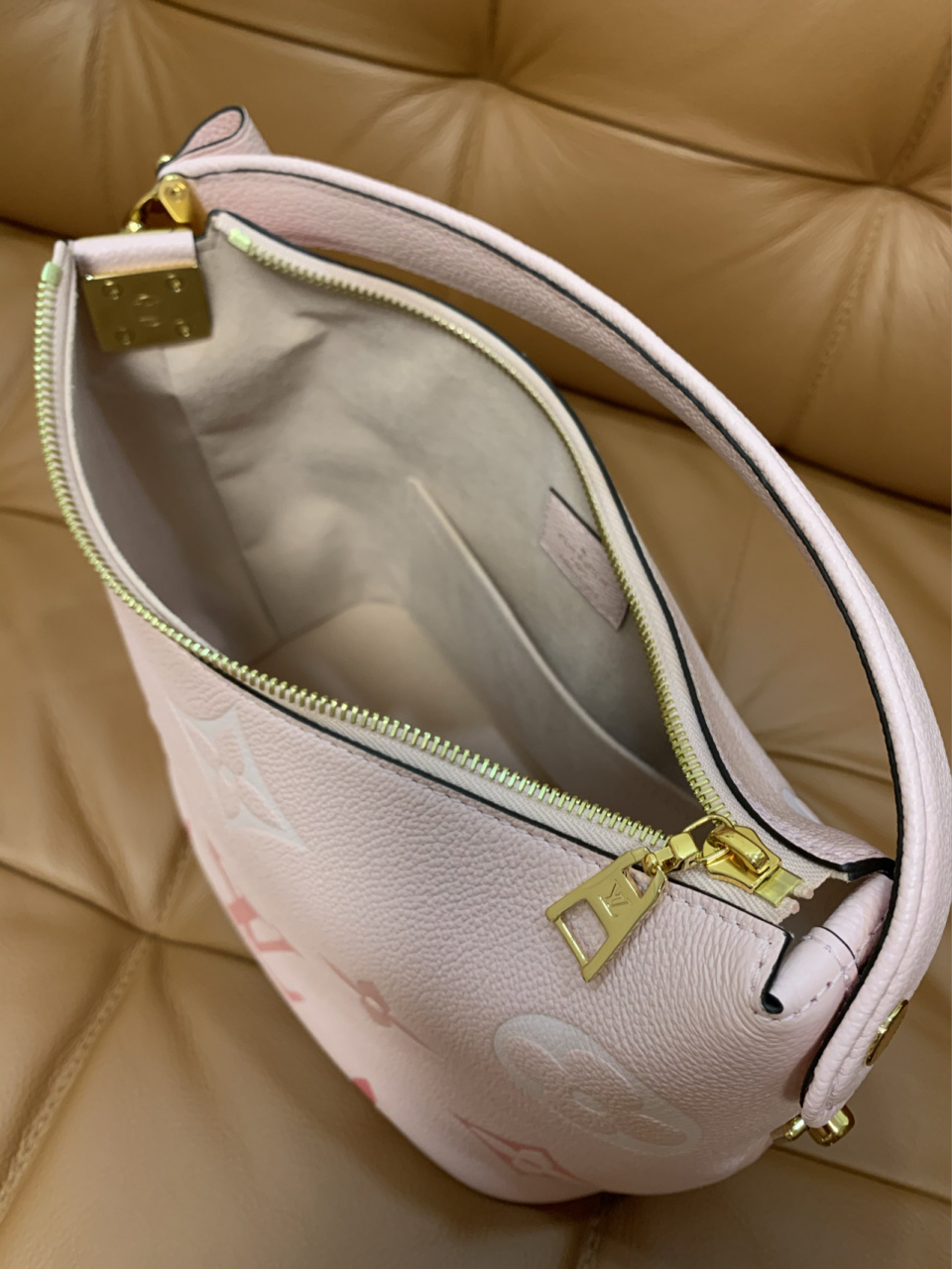 lv夏日限定99腮红粉:marshmallow便当包 2021夏日限定新款