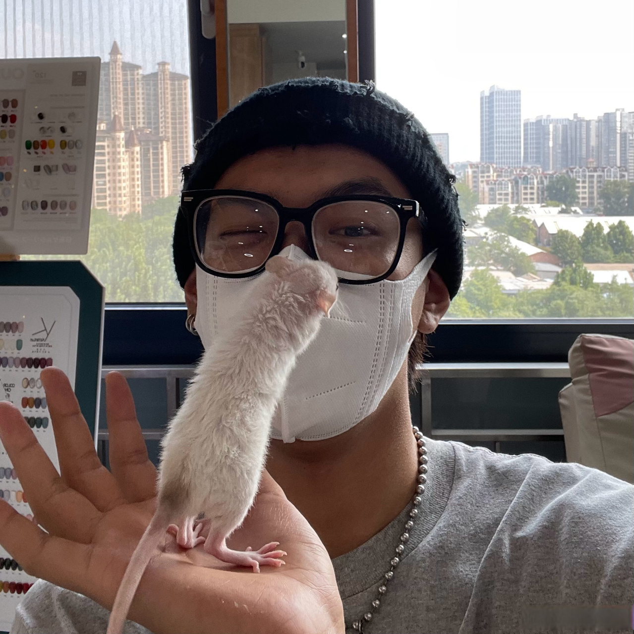 小东西蹬鼻子上脸是吧99