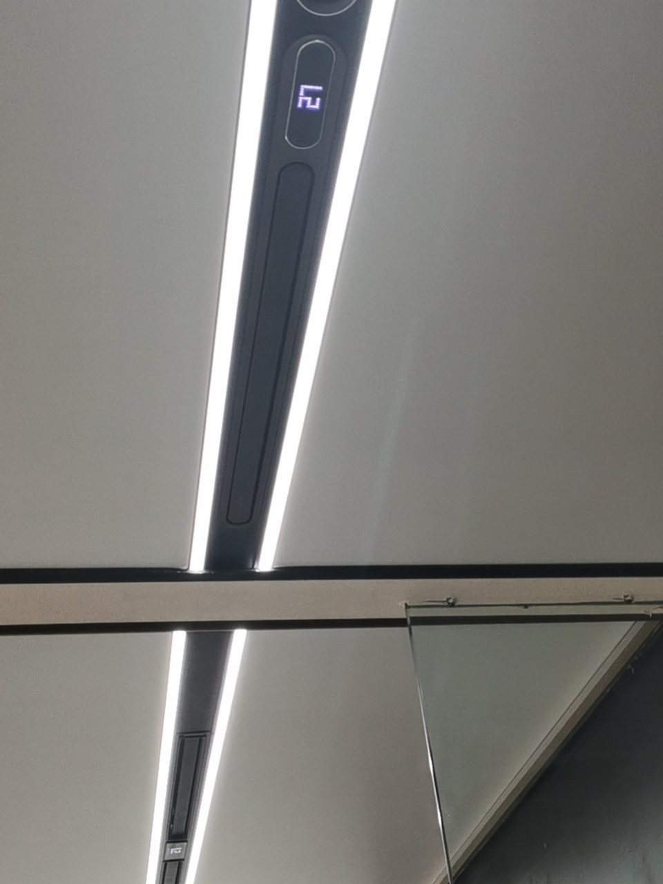 友邦线形浴霸  7㎝超窄  3500瓦大功率  柔风功能  智能调节温度