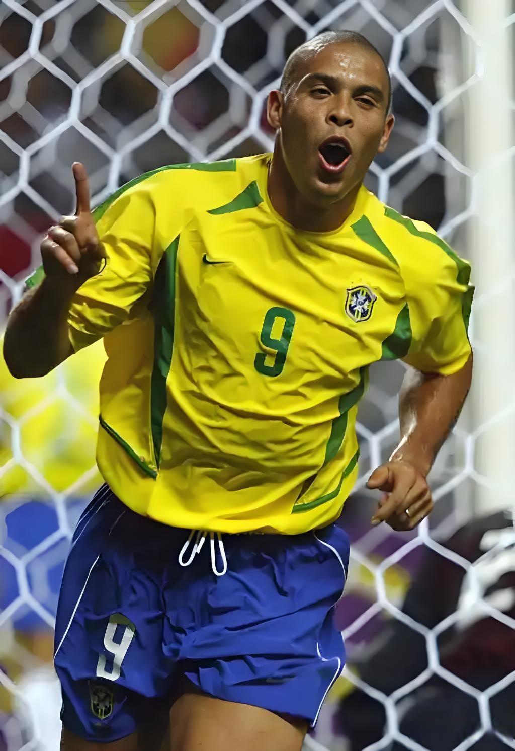 世界杯 罗发型 竞技场上相关图片1