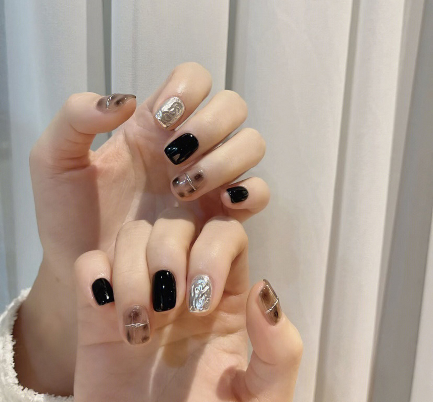 治愈黑色系2023热门黑色短款美甲 2023不一样的新年安排个不一样的