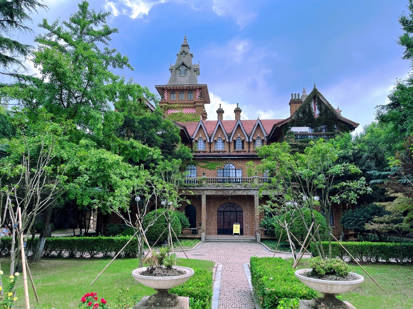 作为影视游乐园只能算是上海影视城的一部份.