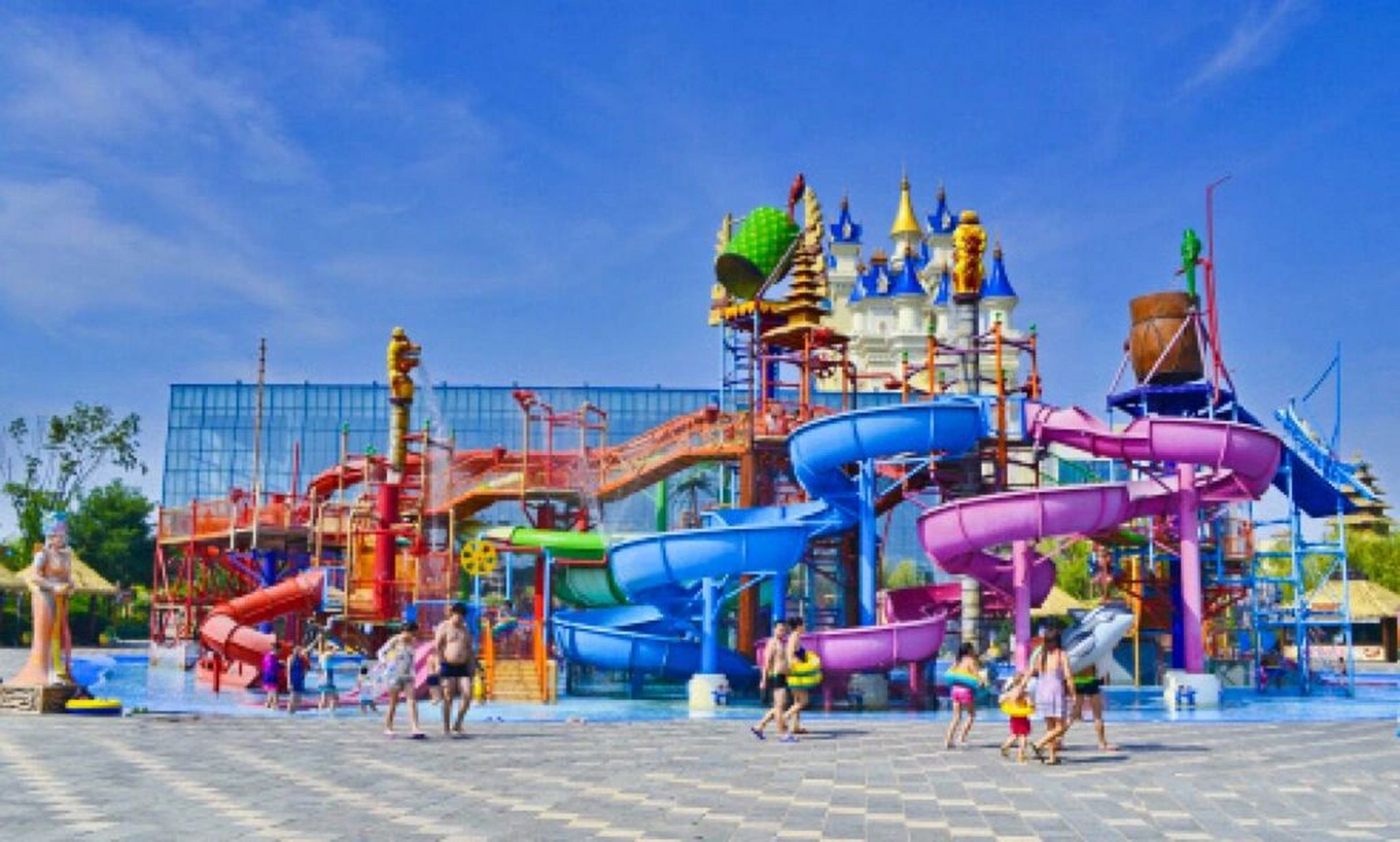 东北地区最大的水上乐园开园啦  抚顺热高巴厘岛水世界,占地面积20万