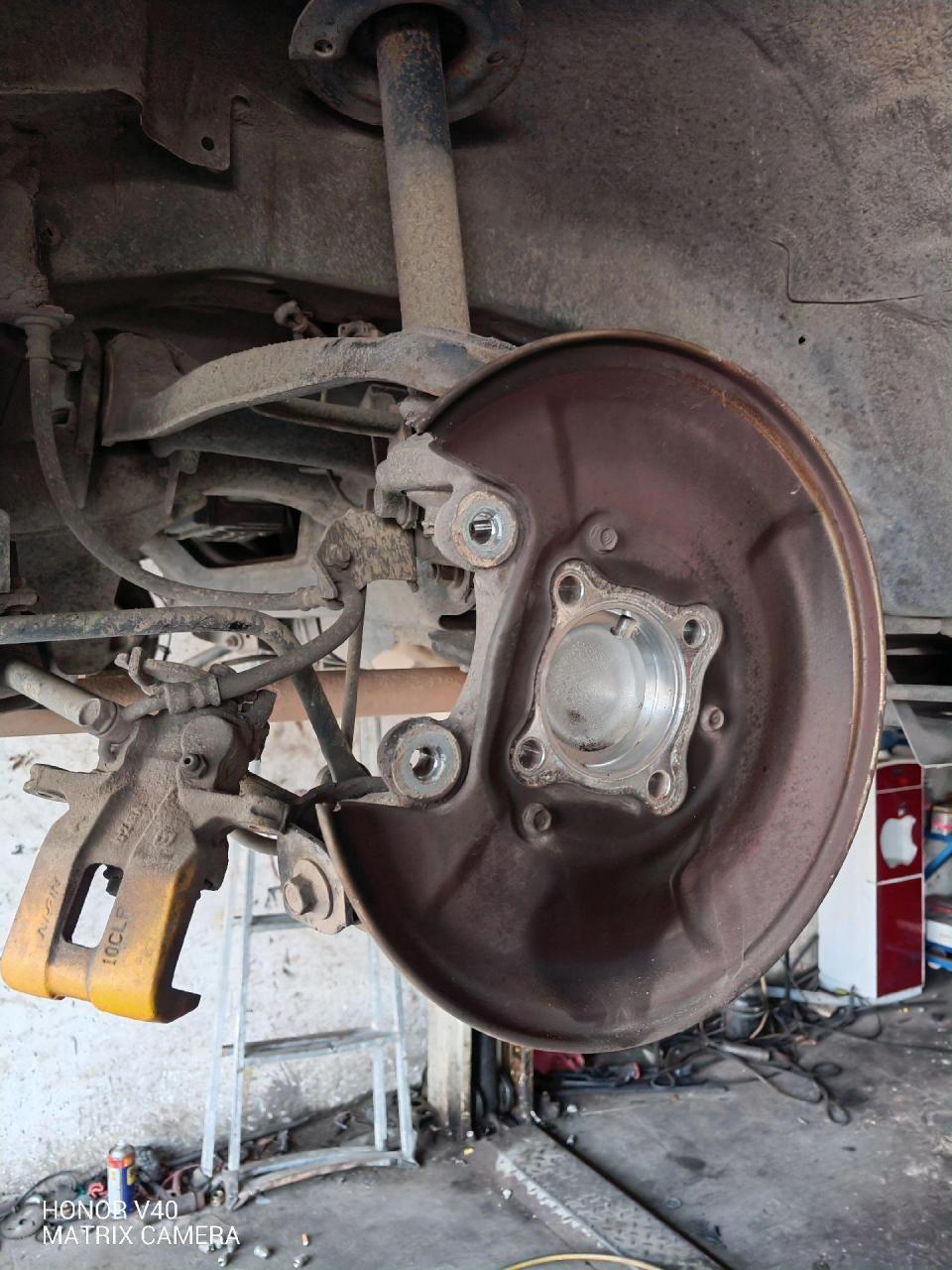 本田雅阁换后轮轴承总成