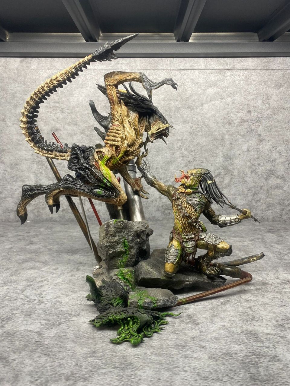 hottoys铁血战士雕像 铁血战士 独狼战混血异形