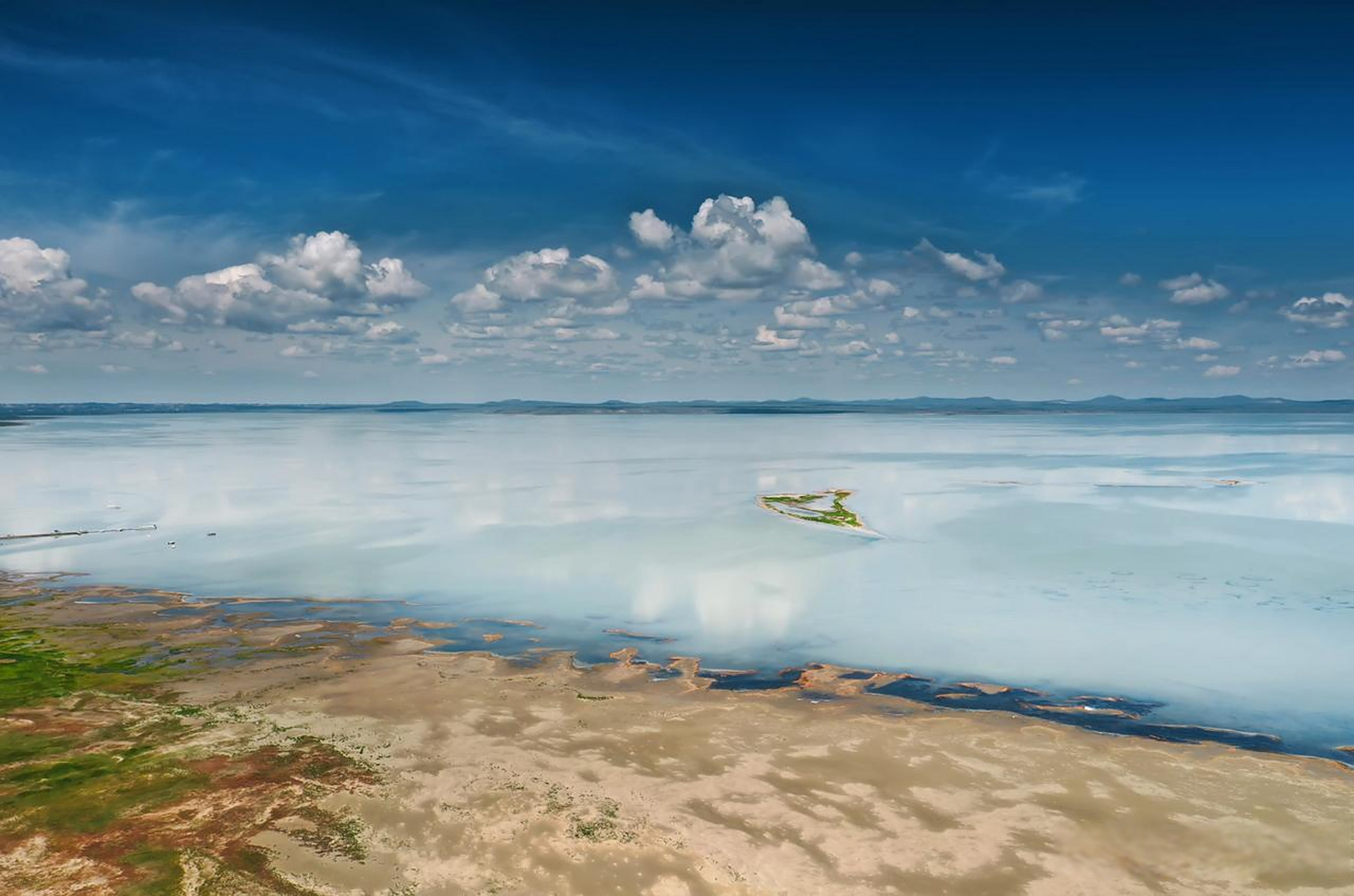 自驾内蒙古赤峰市克什克腾旗,在内蒙古第二大湖达里诺尔湖畔的贡格尔