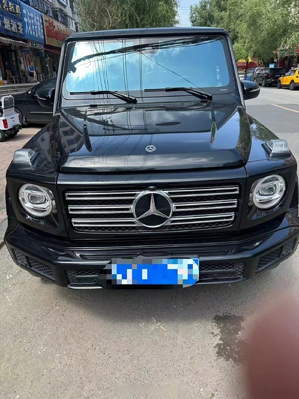 【男子花200万在奔驰4s店买大g新车  结果竟是重大