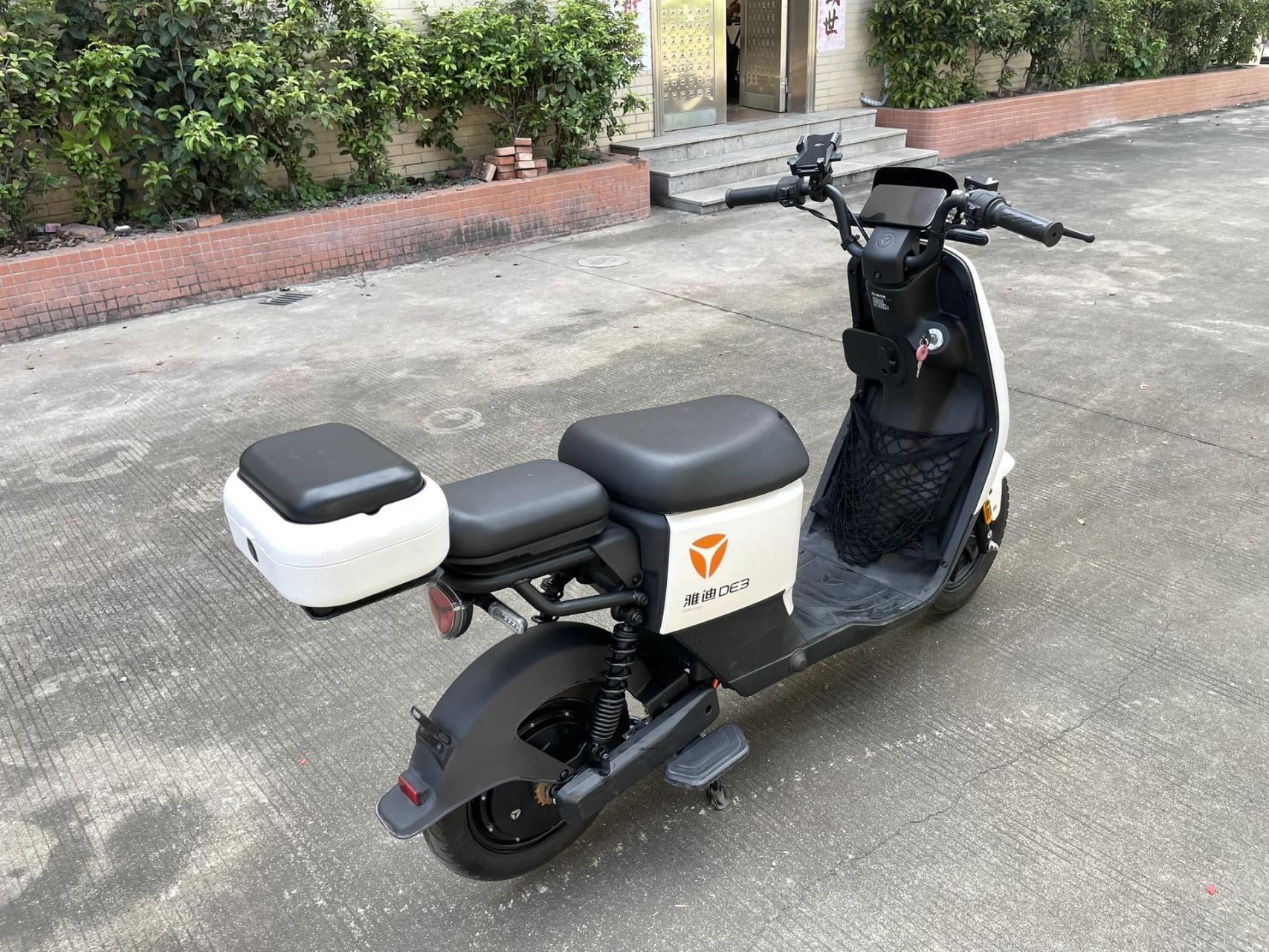 出售二手雅迪电动车一台.de3大品牌质量有保障.48v20a铅酸新维护电池.