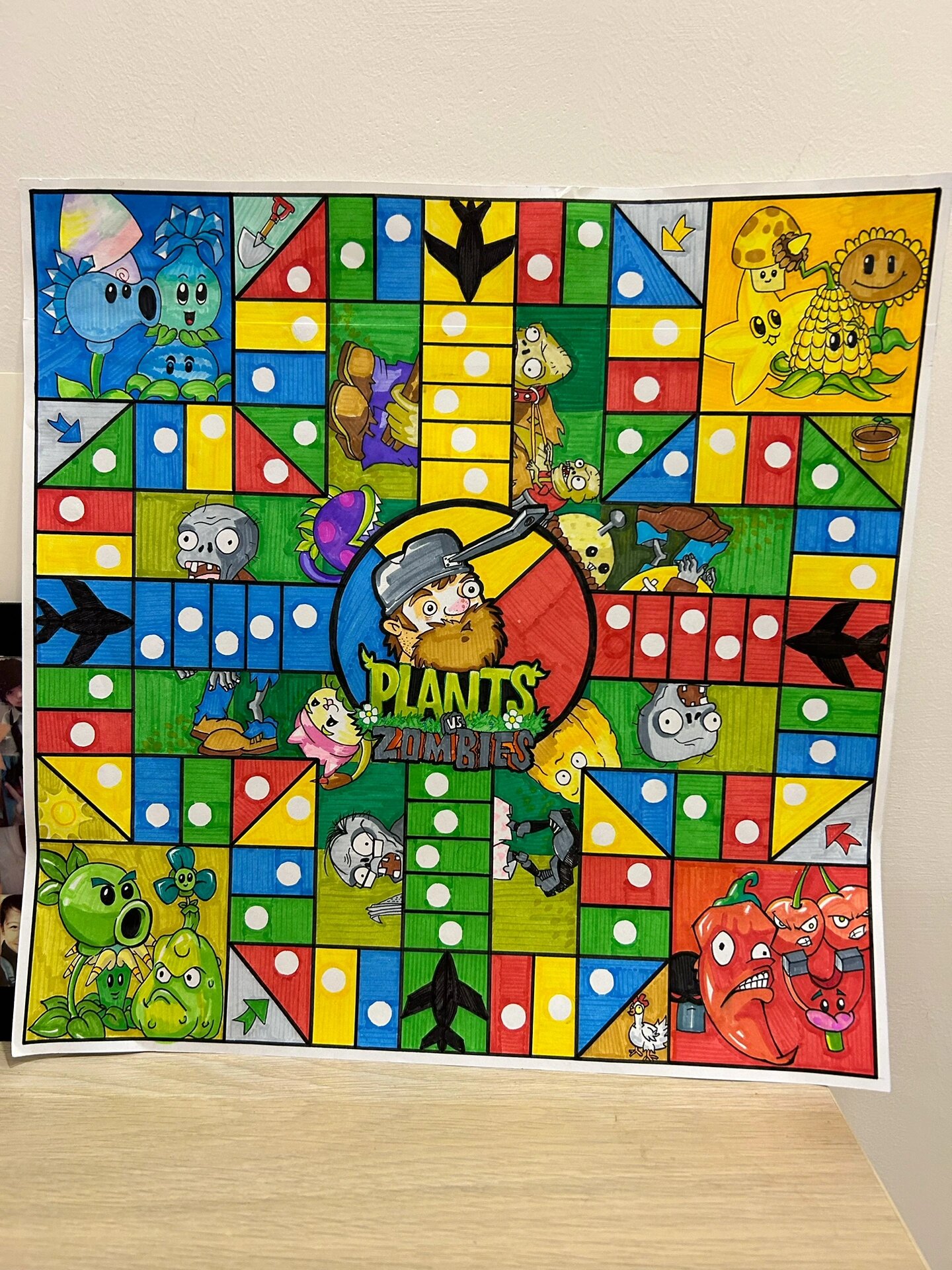 植物大战僵尸也是儿子喜欢的小游戏之一,就用它来当作棋盘主题吧