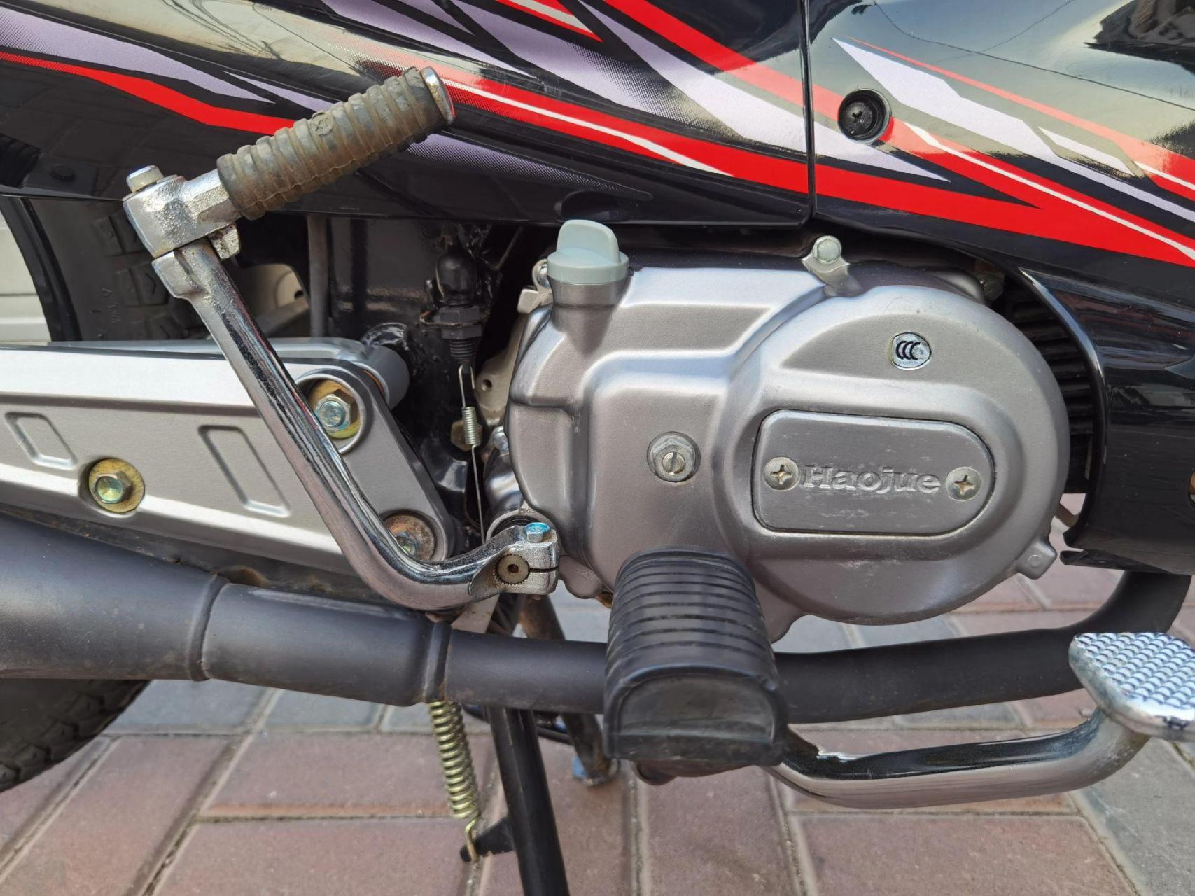 看看啥叫极品,豪爵喜运110,保实表2000公里,全车原版保括轮胎,喜欢