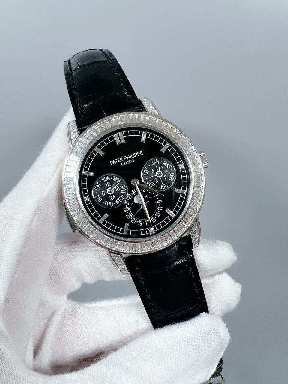 百达翡丽5073p 铂金 5073三问报时腕表是少数具有教堂钟声报时和万年