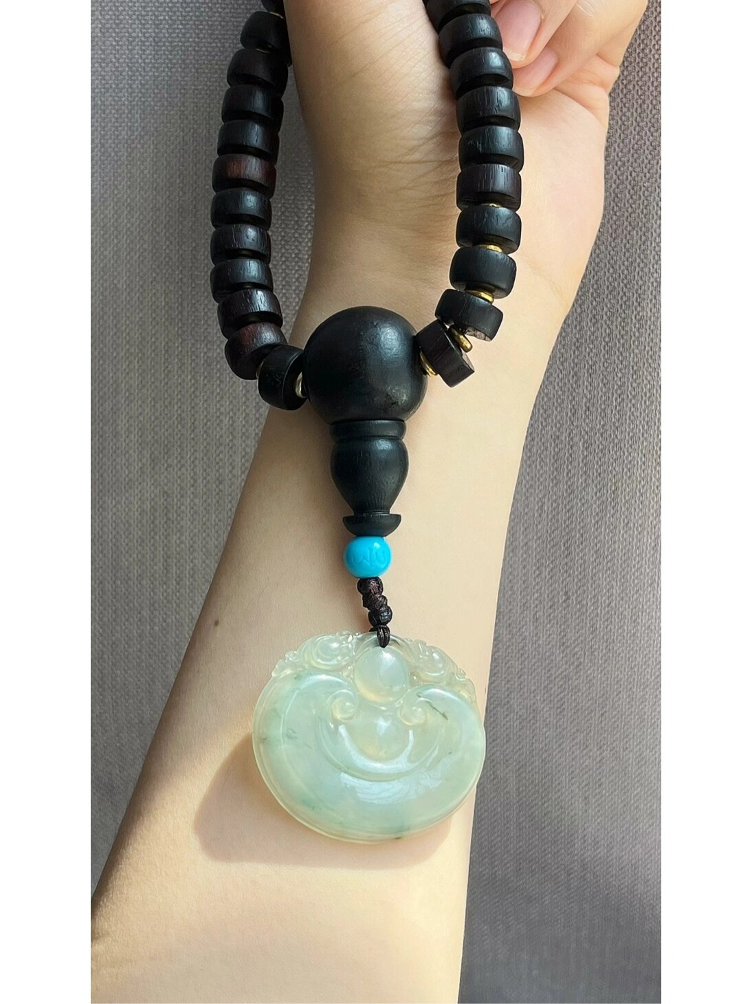 小叶紫檀配翡翠如意手持