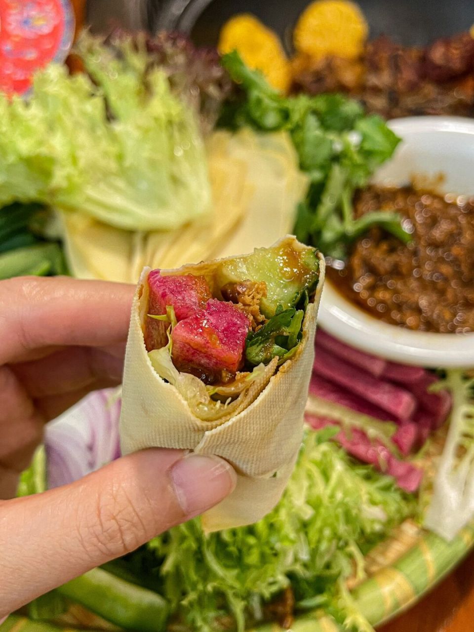 第一次吃东北蘸酱菜!