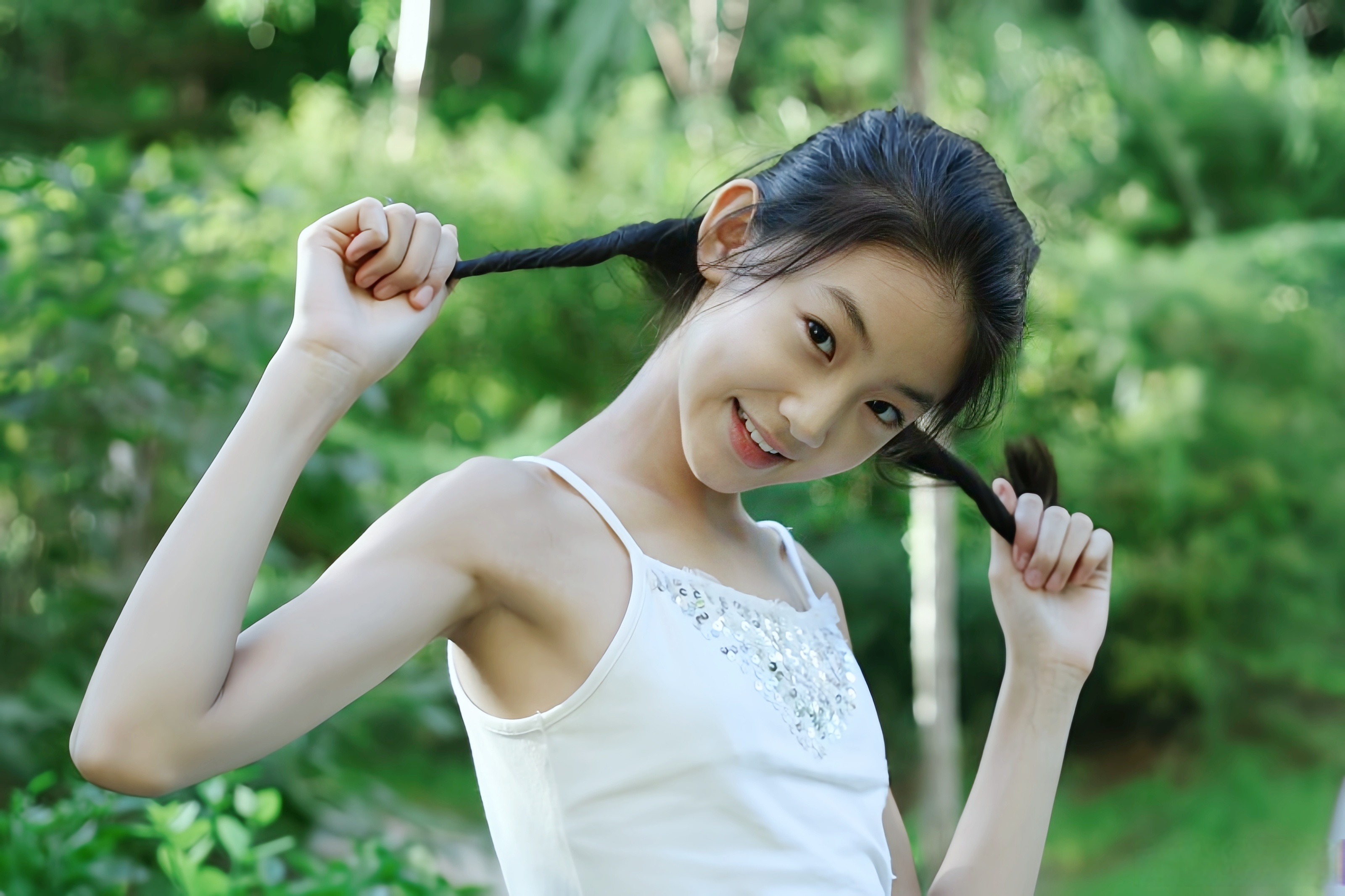 期小女孩青春期女生学生女孩12岁早熟青春期发育真人青春期女生照片