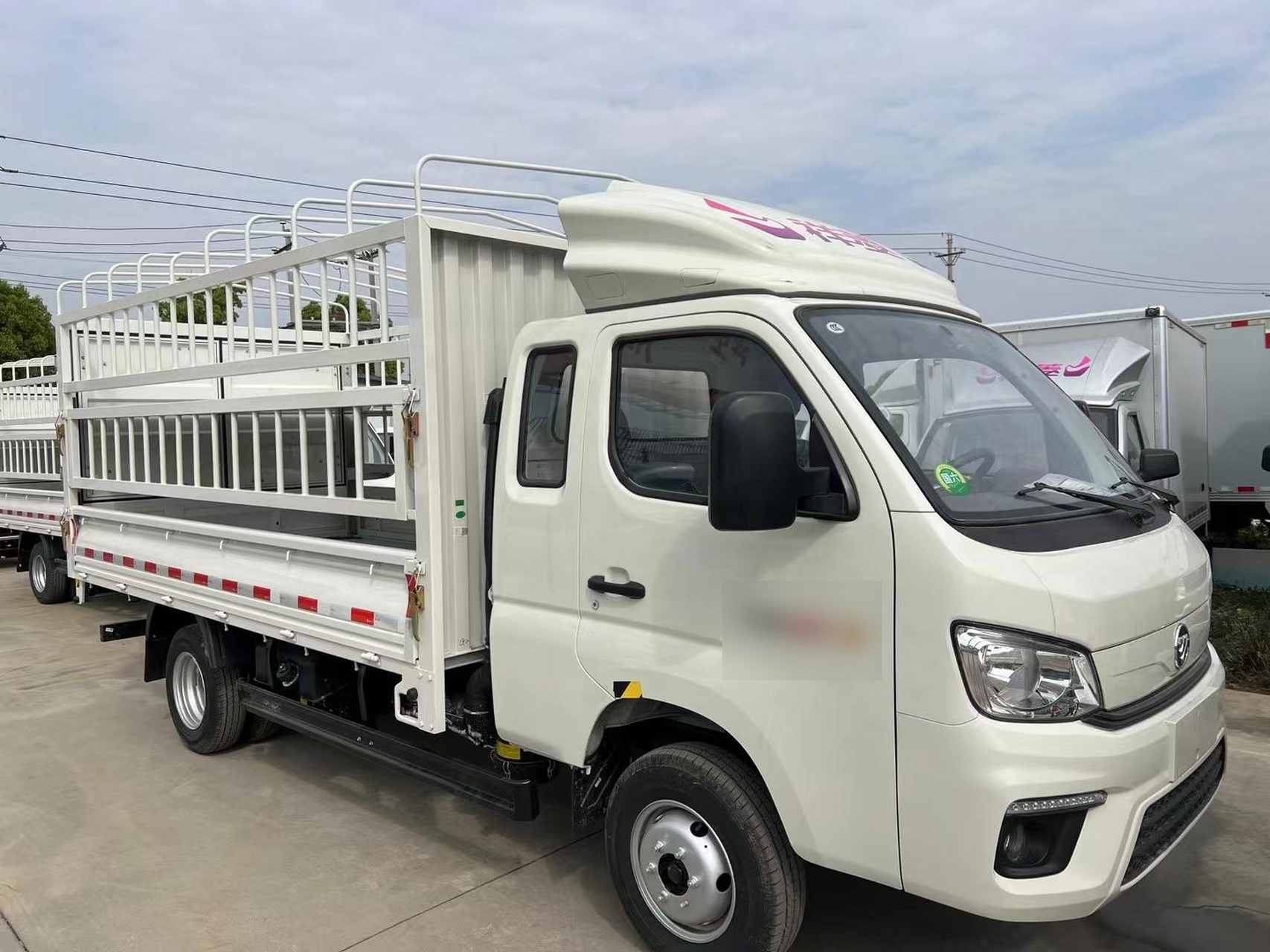 福田祥菱m2柴油排半仓栏,7万多就可开回家