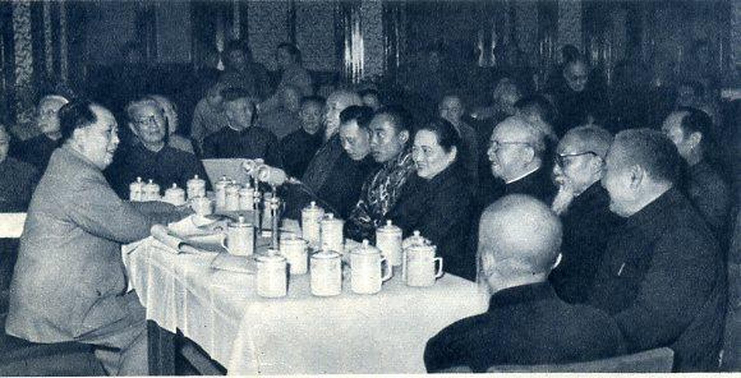 新中国成立后,国家百废待兴,一切都处在困难时期.