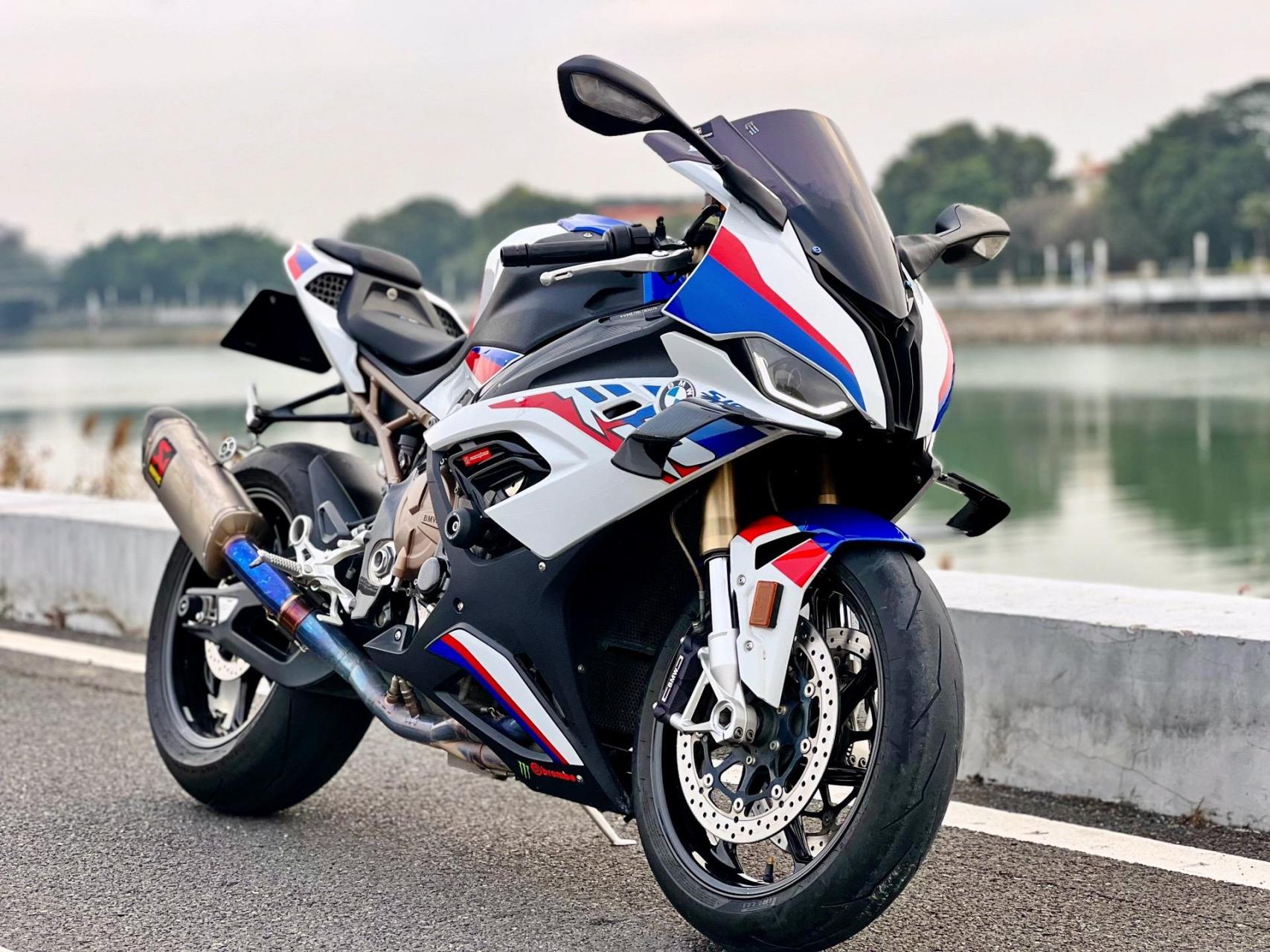 【车型名称】宝马s1000rr m小贸 【车款年份】2020年 【行驶里程】