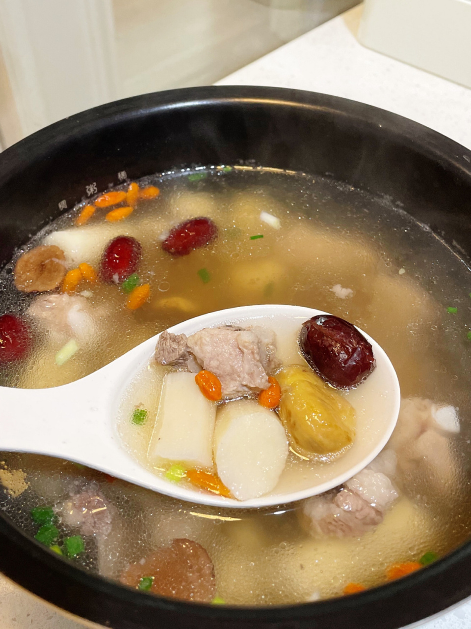 美食日记之——板栗山药排骨汤 不用看着火,不用汤锅,一口电饭煲煲出