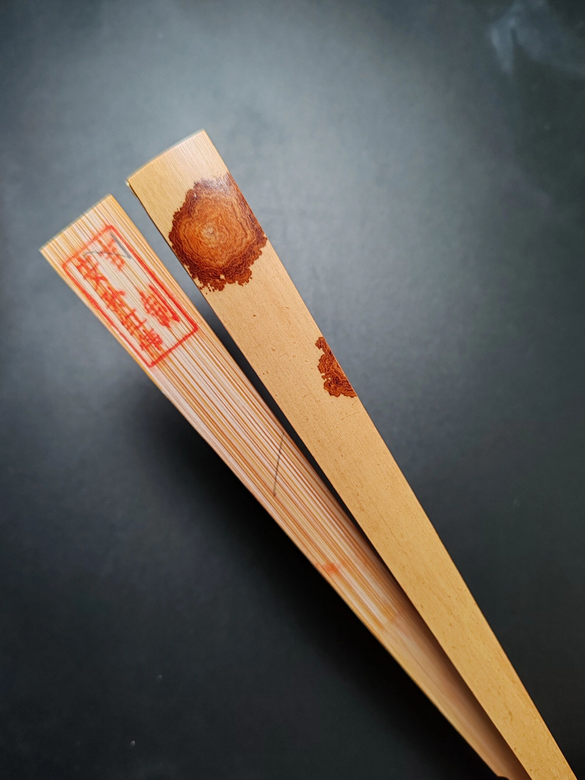 湘妃竹背后的神话故事 传说,舜帝的二个妃子娥皇女英千里寻追舜帝.