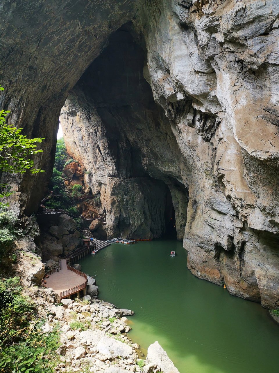 纳雍九洞天 毕节九洞天风景区位于毕节大方县城54公里的猫场镇五丫村