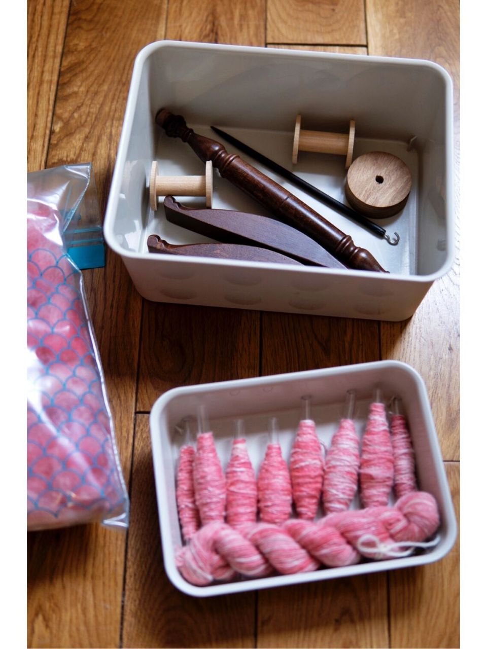 纺锤纺线总结篇 为了测规格把两个小木轴上的线打成绞线了,真好看呀