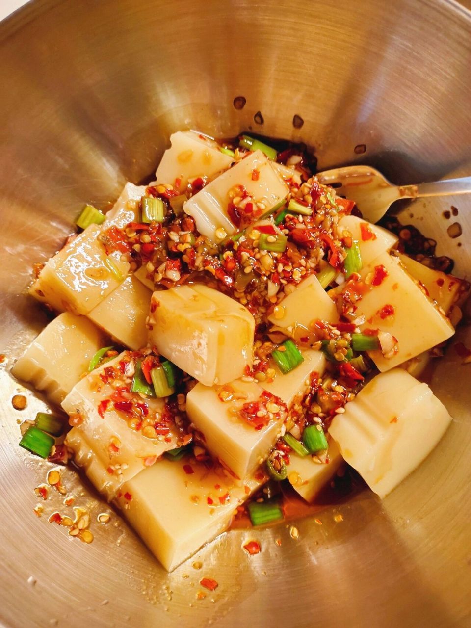 米豆腐是湘黔川鄂地区不少人从小就爱吃的味道吧可以做主食也可以当