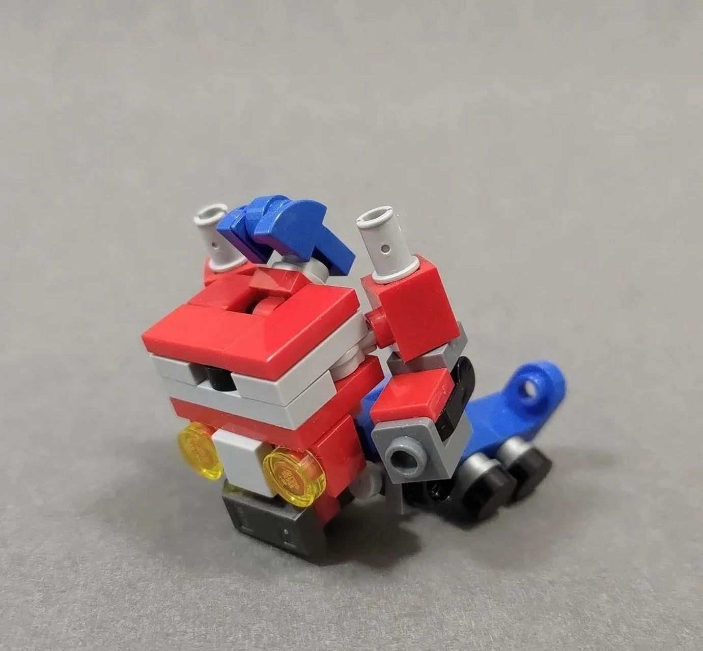 迷你变形金刚—擎天柱零件图 作者:tung_le9 只找到零件图,无拼搭图纸