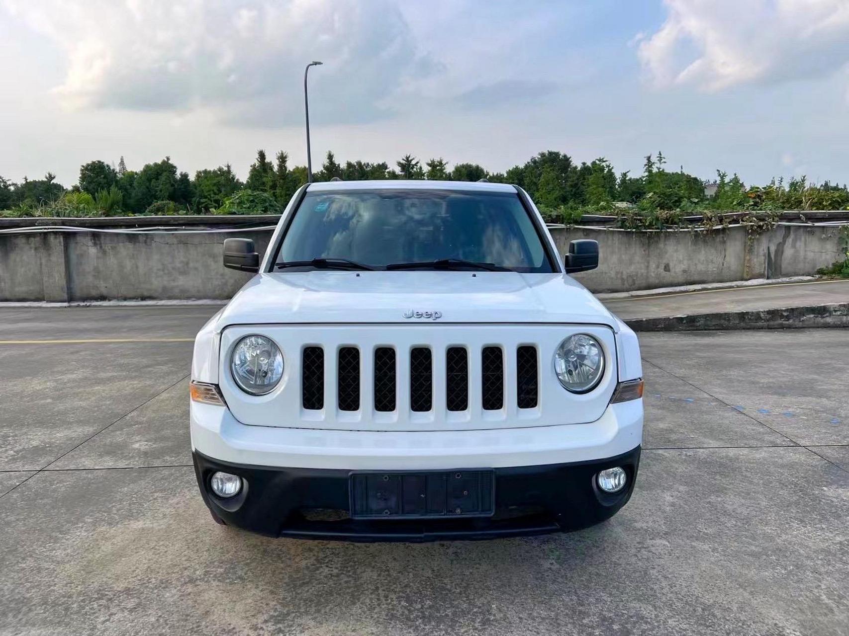 4四驱运动版.14年jeep自由客2.