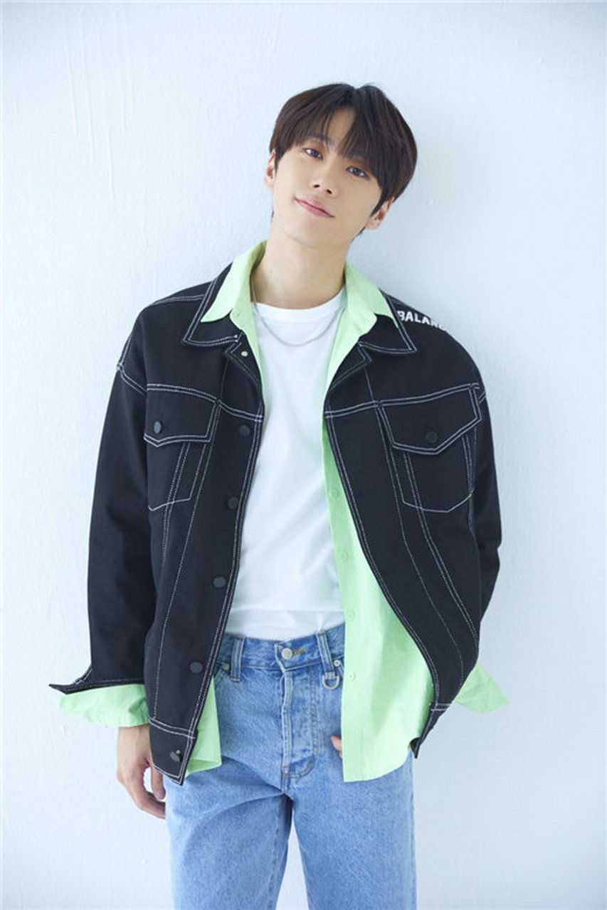 28日,据韩媒,ukiss出身的李濬荣在25日帮助抓捕了一名酒驾司机.