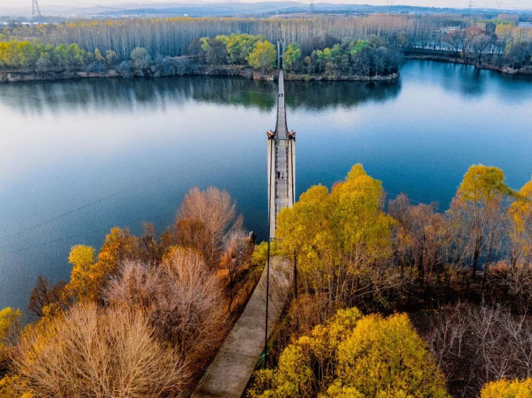 神仙美景之地——长子申村水库 这里是长子申村水库 航拍作者:李德心