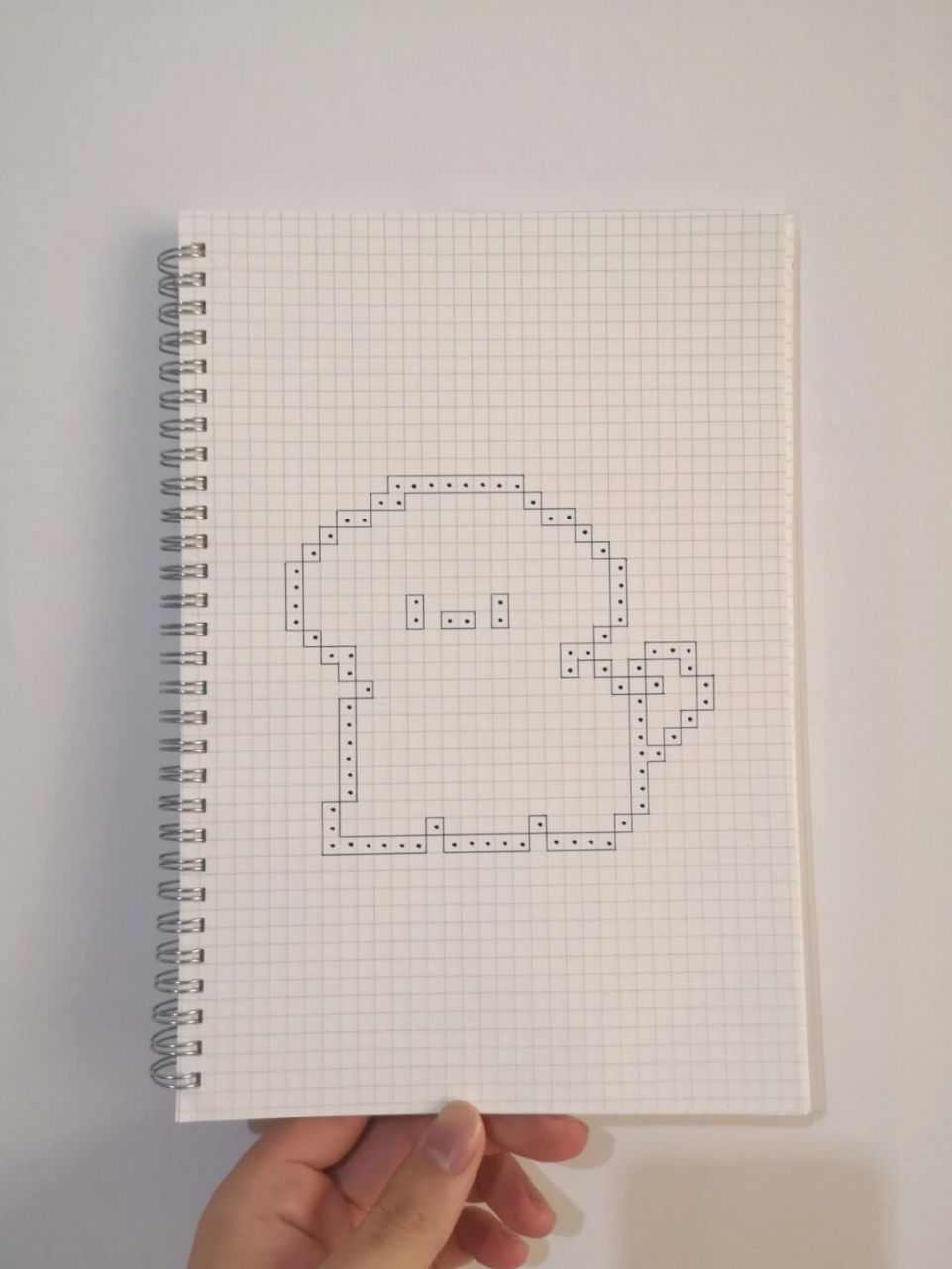 像素画:乖巧小狗 是一只比熊呀 像素图纸来自: #拼豆# #像素画