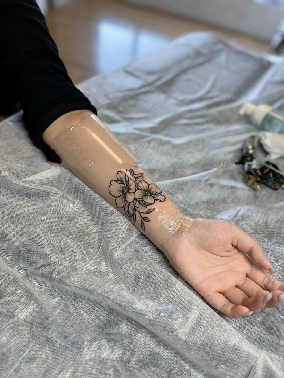 西安纹身 素花纹身 手腕纹身 女生纹身 新鲜出炉素花一枚