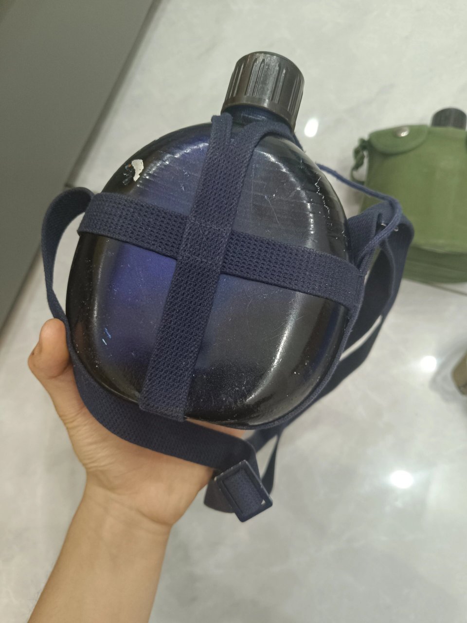 65系列军用水壶集锦 最上面:78式军用水壶 左下:65式海军军用水壶 右