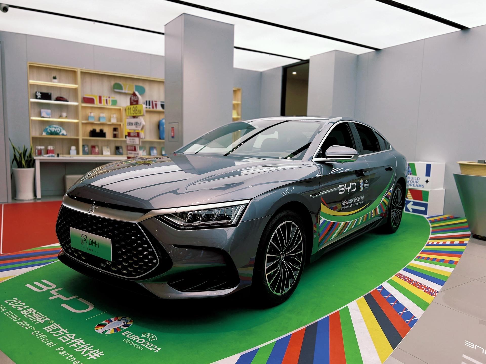 比亚迪汉在23年连续8个月销量破2万,累计销量破66万辆,连续两年获得bc