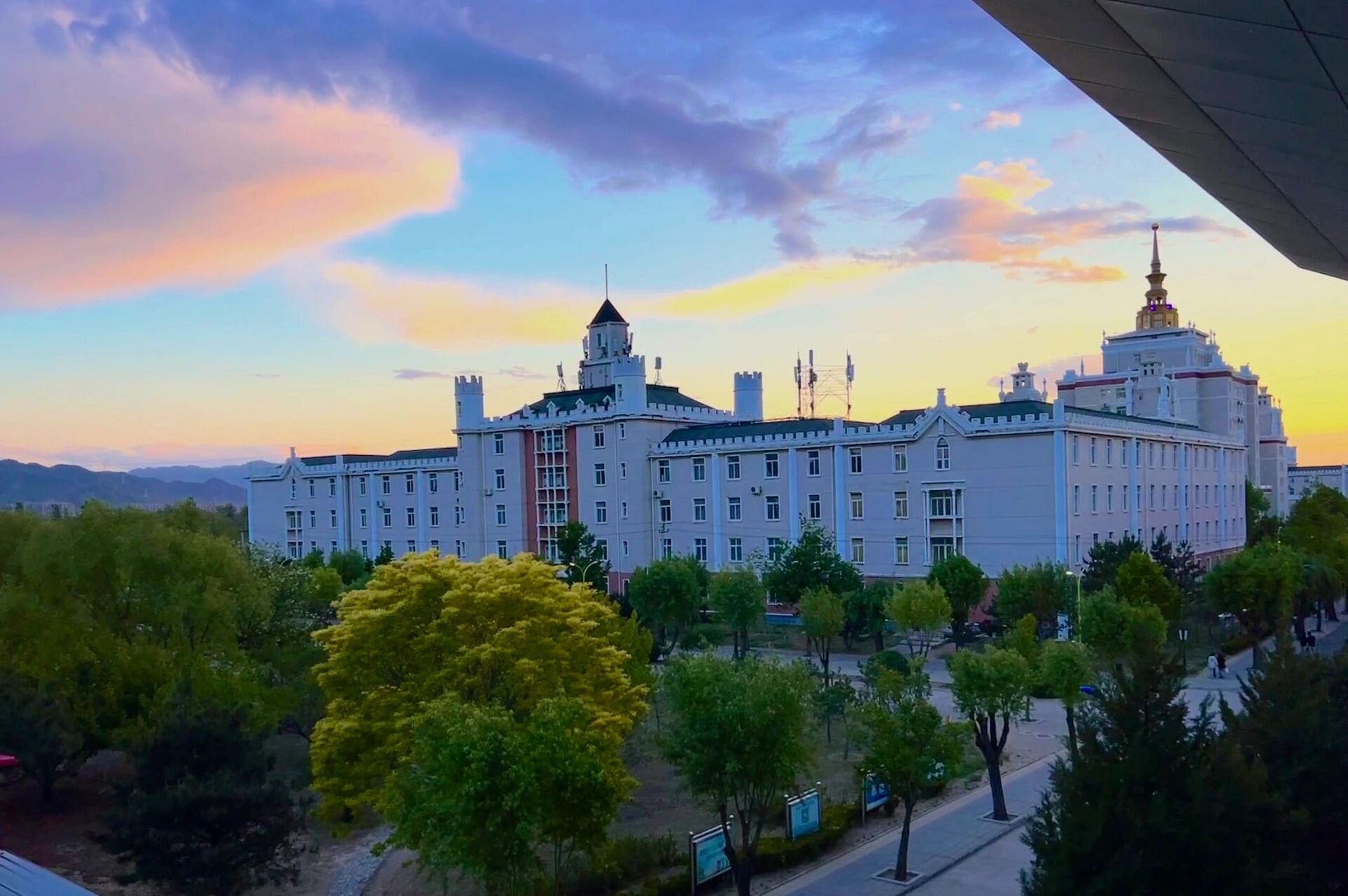 欢迎各位学弟学妹们报考北京邮电大学世纪学院!