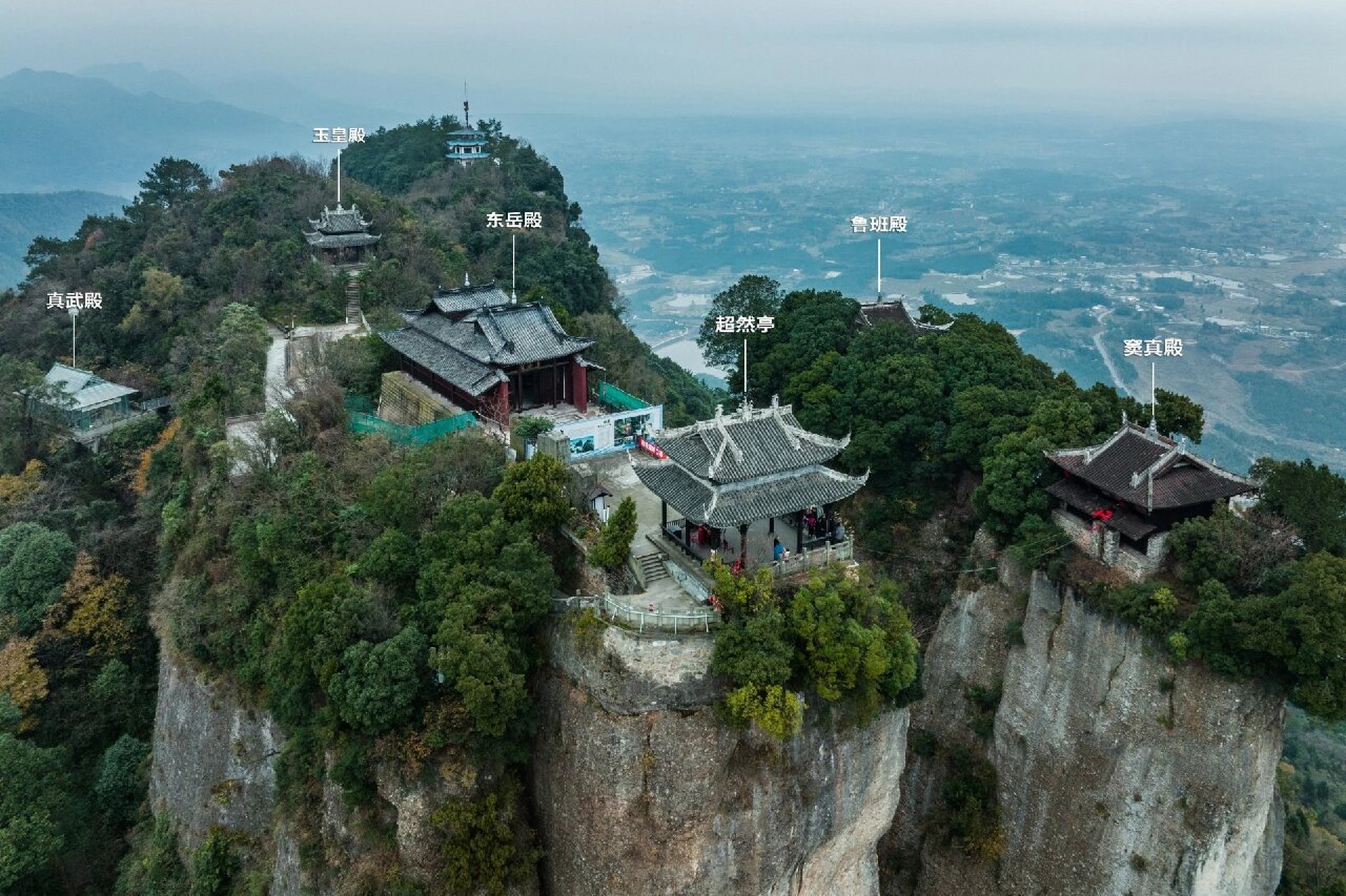 云岩寺 四川省·绵阳市·江油市·窦圌山 西配殿内飞天藏建成于南宋淳