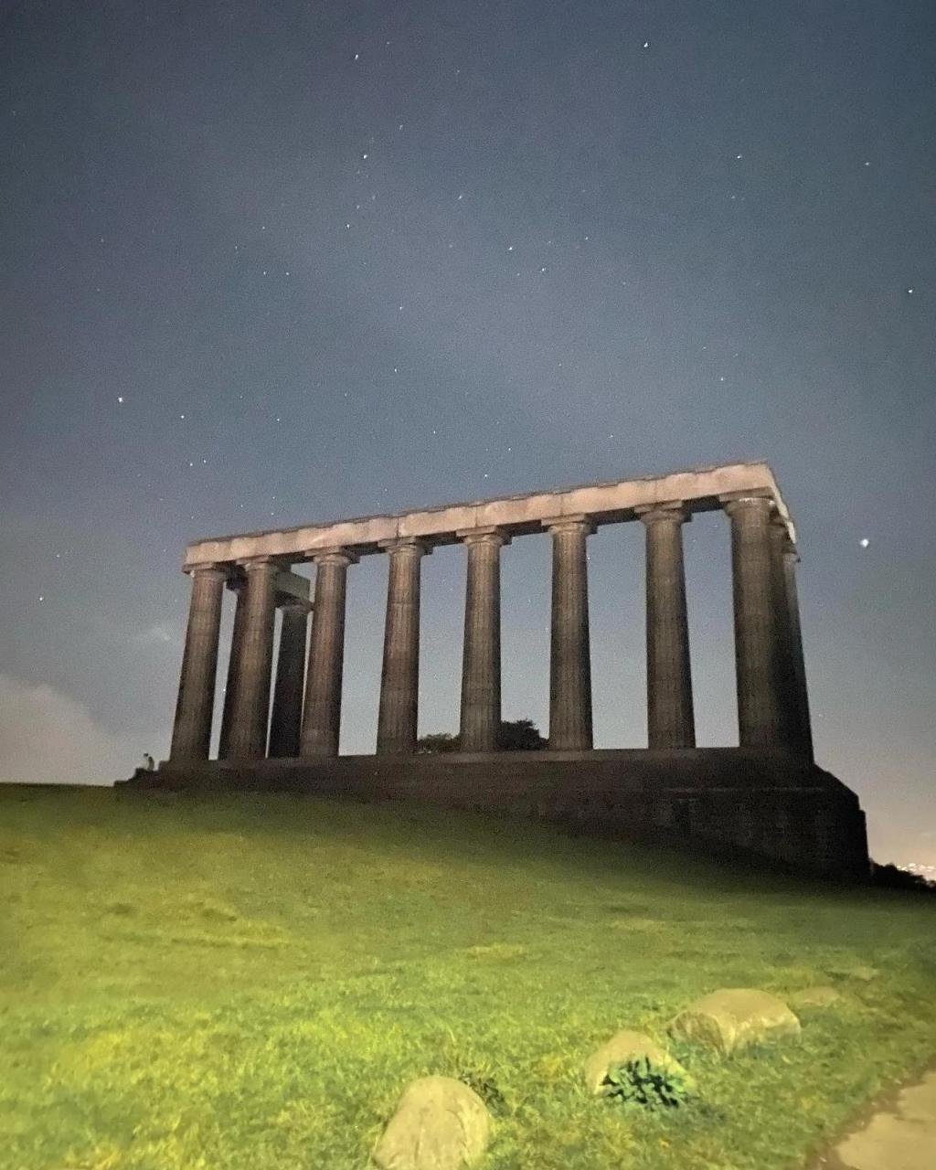 英国 calton hill,夜里很美!