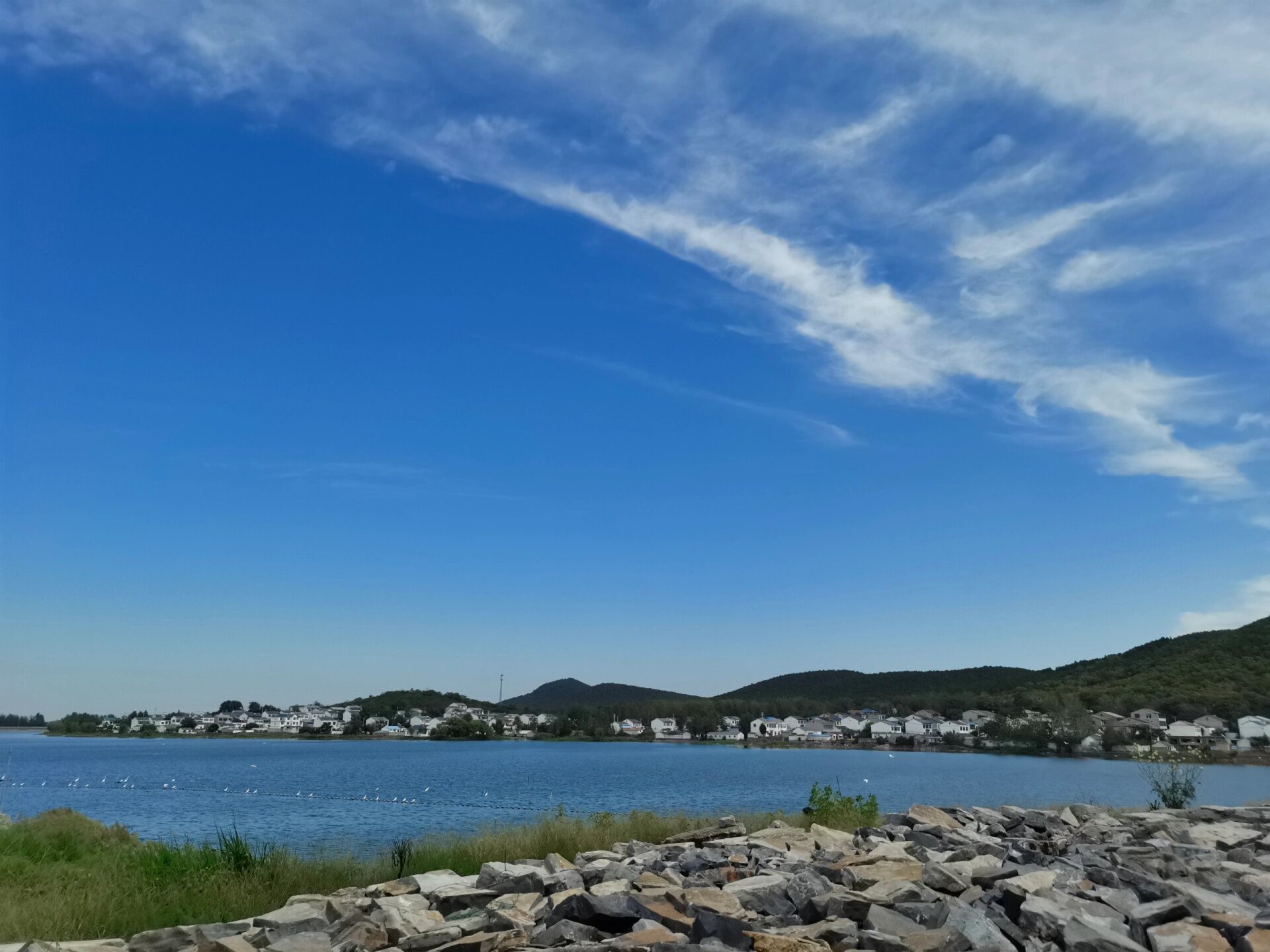 徐州吕梁游玩—崔贺庄水库 地址:崔贺庄水库 	 纯天然的风景,还没有