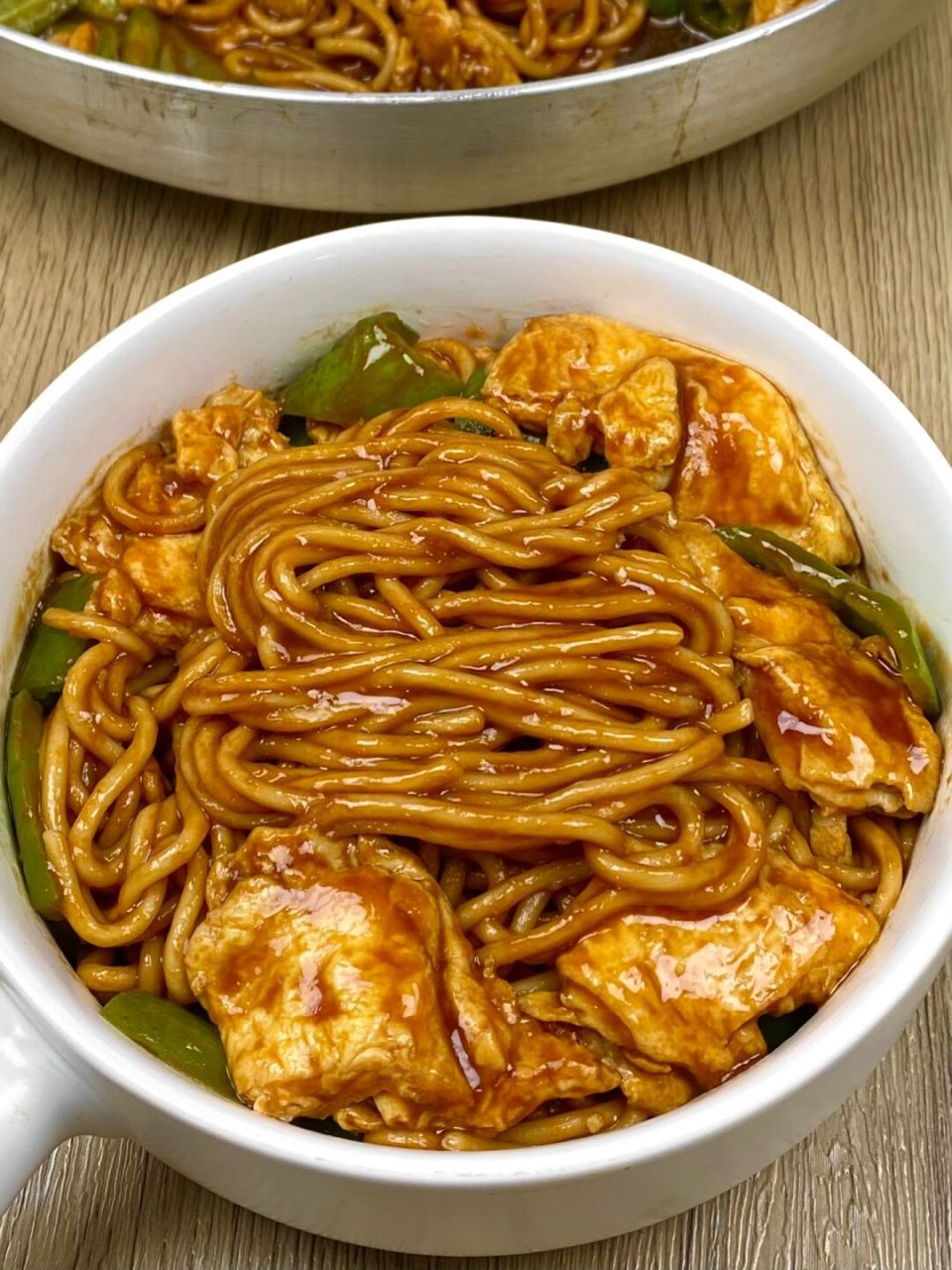 青椒鸡蛋拌面真滴绝绝子啊又香又辣,泰下饭了!