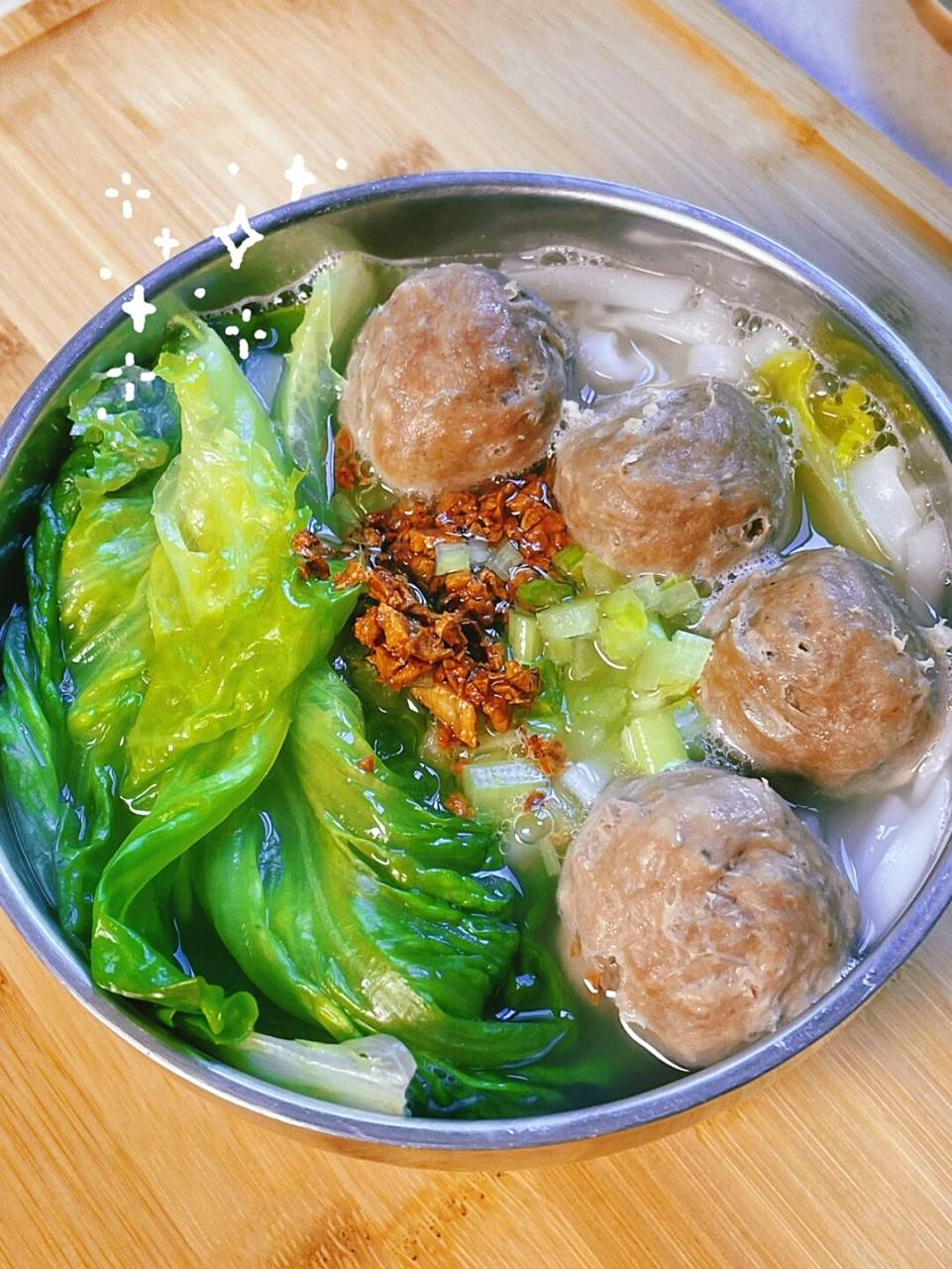 一直对潮汕的牛肉丸粿条情有独钟,经过潮汕朋友亲自教学,出锅后他连