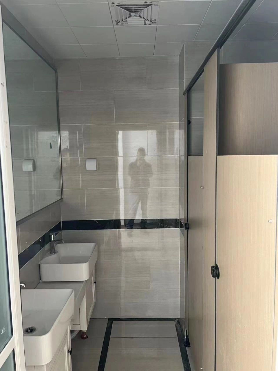 青岛17中宿舍 对于23年中考生真的很友好 一上学就能住新宿舍 厕所也