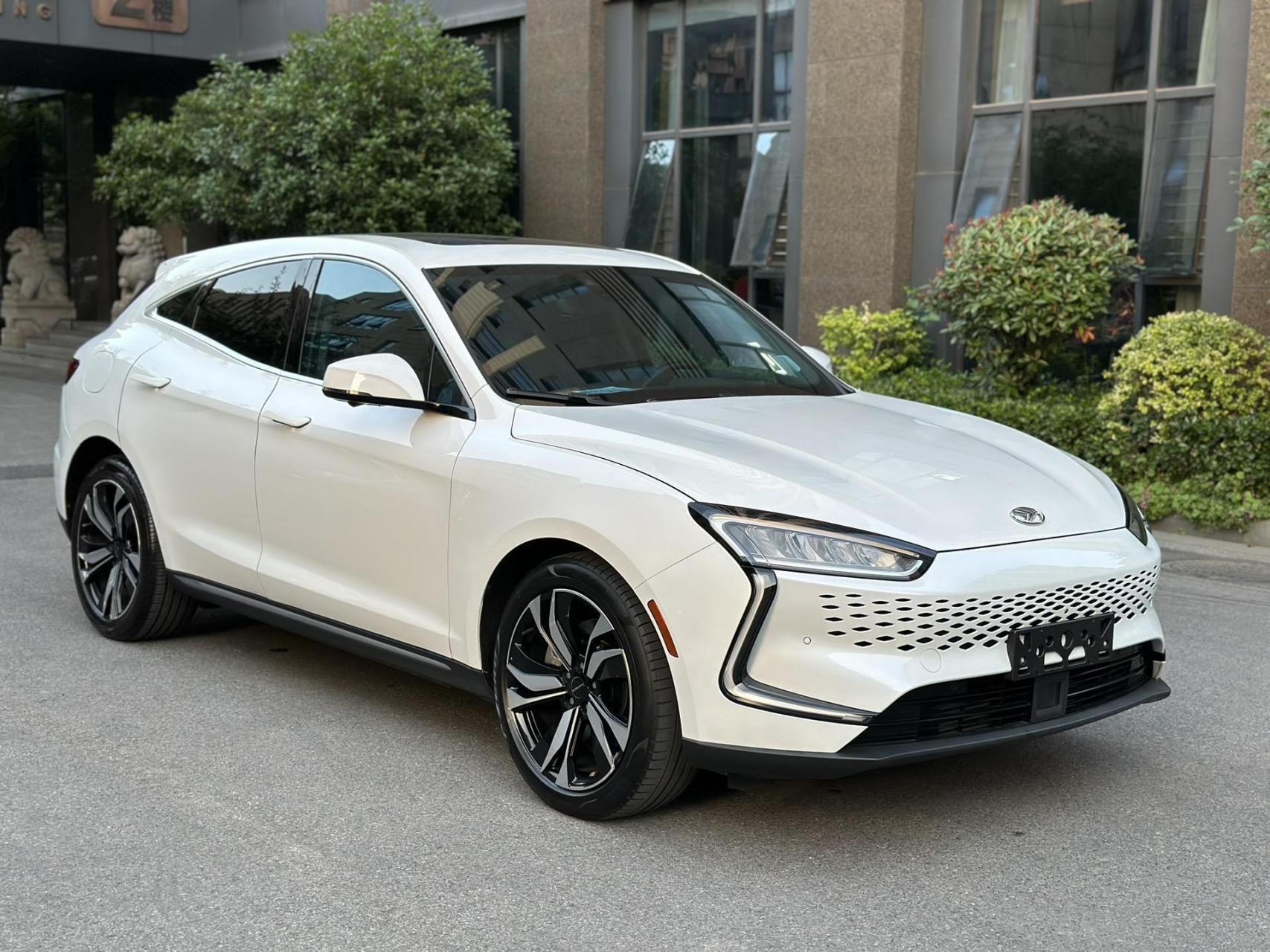 2021年上牌20款两驱高性能运动版 华为赛力斯sf5,新车上牌25万多,安全