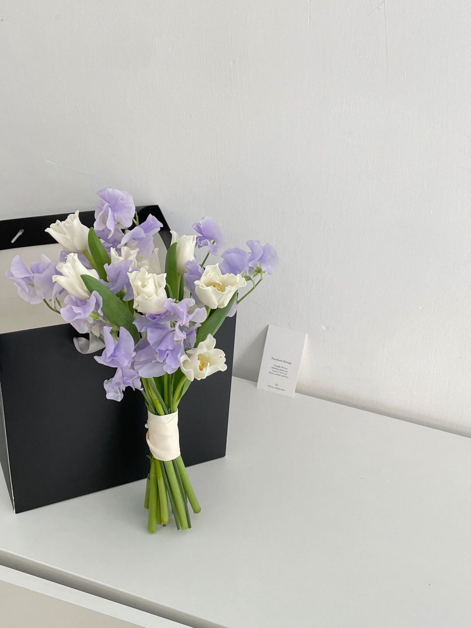 花艺师喜欢的手捧花是带鲜仙气的 》