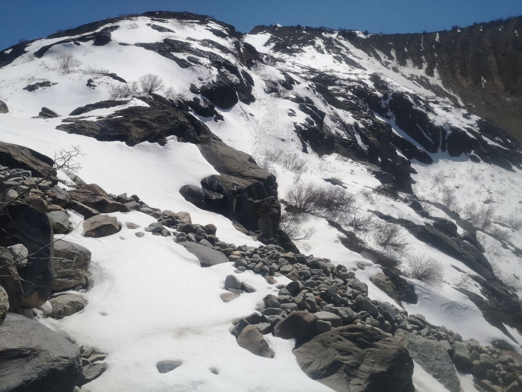 来古冰川~东嘎 东嘎冰川是来古冰川群六大冰川之一,海拔4600多米,周围