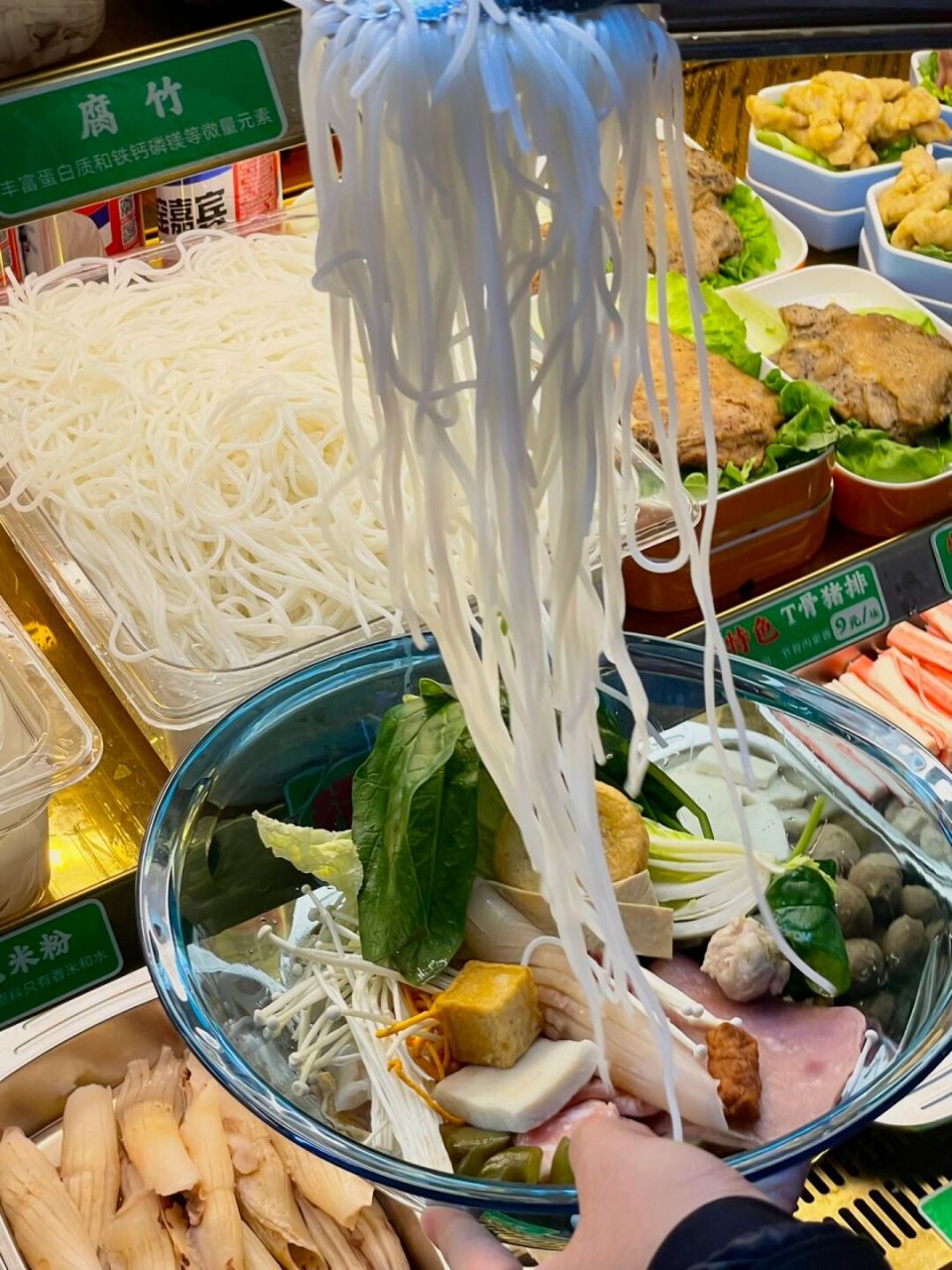 前几天在乐客城逛街发现的一家 很适合一人食的宝藏米线小店!