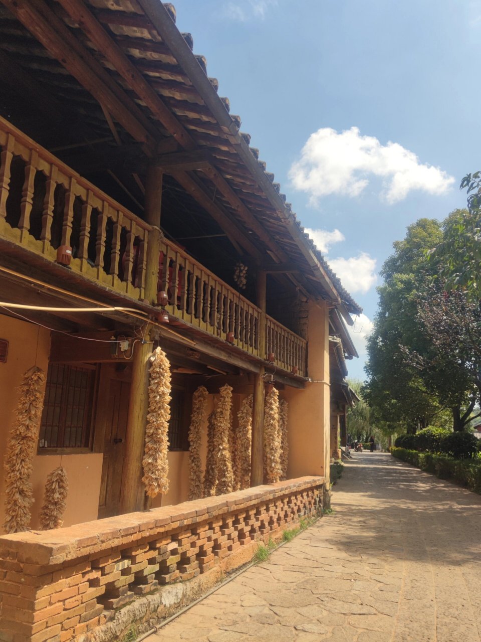 可邑小镇值得去吗 去弥勒途中路过可邑小镇,想到来都来了,顺路去看看