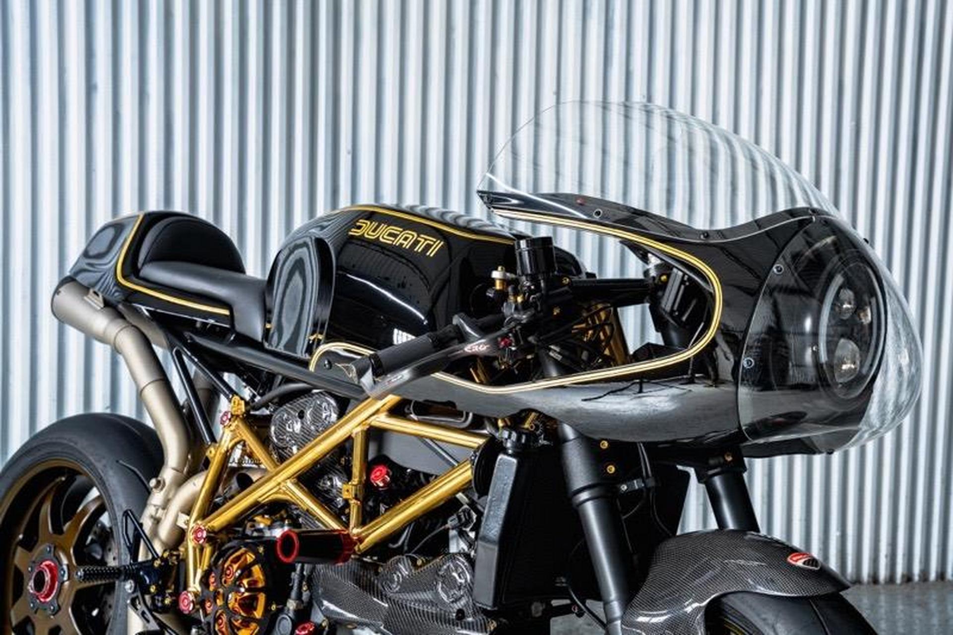 2007年的杜卡迪 1098,来自纽约的ronaldo ferreti 花了两年时间在社区